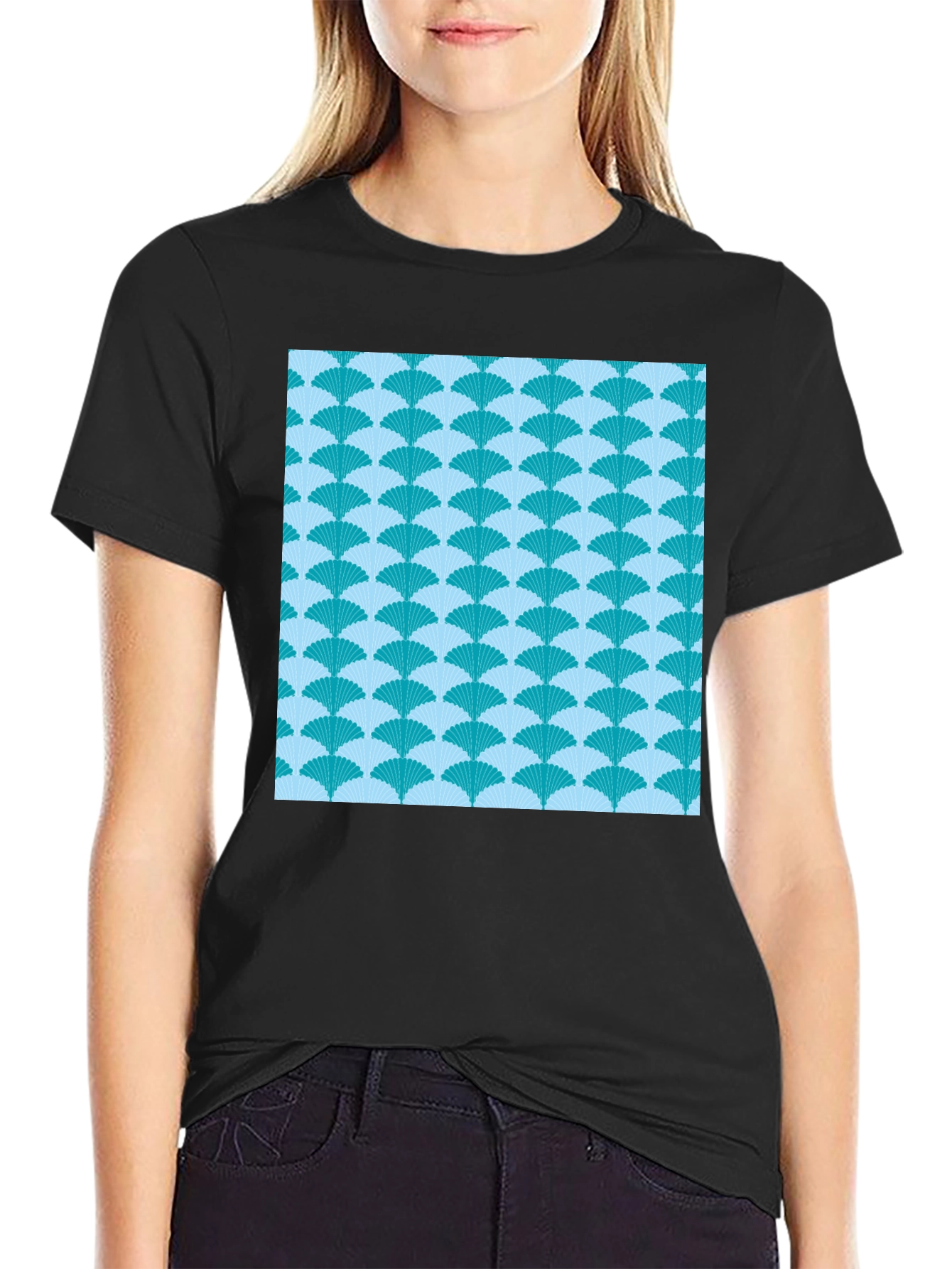 Fan Pattern Tee - Stylish Graphic Print T-Shirt