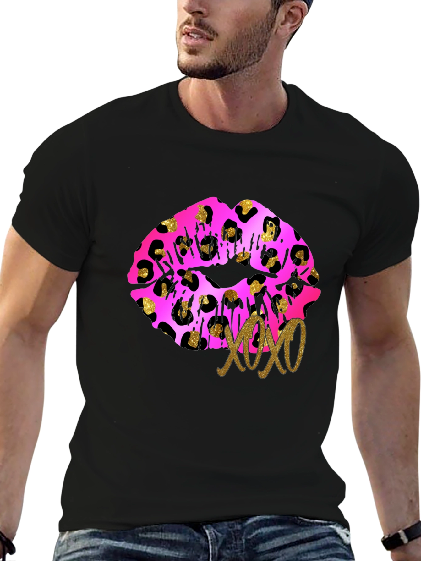 Leopard Lips XOXO Graphic Tee - Trendy Design!